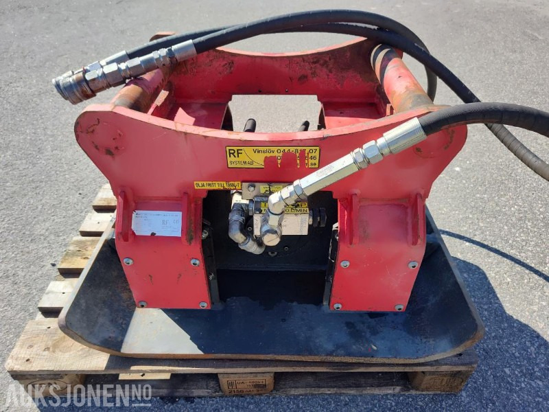 2016 RF vibroplate for gravemaskin S70 510kg - Implemento para Maquinaria de construcción: foto 4 2016 RF vibroplate for gravemaskin S70 510kg - Implemento para Maquinaria de construcción: foto 4