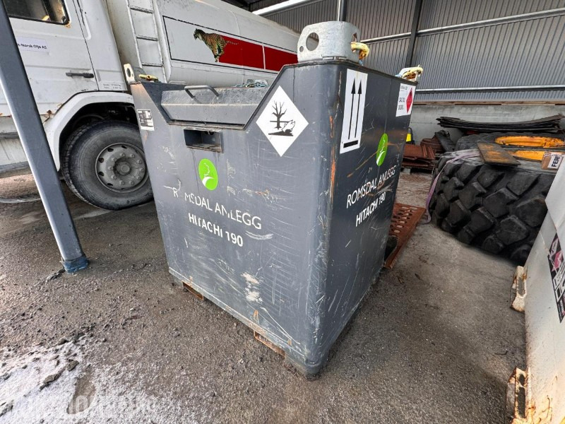 2021 Fuel Proof Dieseltank i stål - 900 Liter - Implemento para Maquinaria de construcción: foto 1 2021 Fuel Proof Dieseltank i stål - 900 Liter - Implemento para Maquinaria de construcción: foto 1