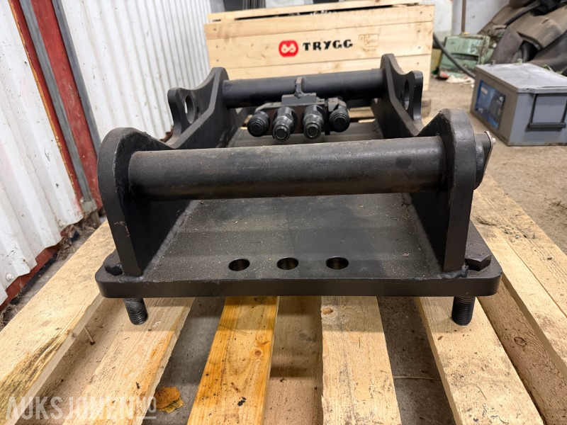 2022 OilQuick S60 hurtigfeste som har vore montert på DandA hammer - Implemento para Maquinaria de construcción: foto 3 2022 OilQuick S60 hurtigfeste som har vore montert på DandA hammer - Implemento para Maquinaria de construcción: foto 3