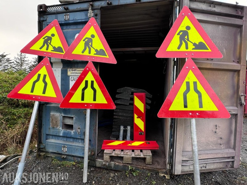 2025 Skilt og vegmerkingspakke - Saferoad - Implemento para Maquinaria de construcción: foto 1 2025 Skilt og vegmerkingspakke - Saferoad - Implemento para Maquinaria de construcción: foto 1