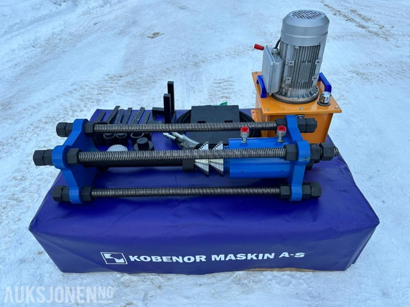 Boltpresse med hydraulikkaggregat Mobil beltepresse 220V med Verktøy - Implemento para Maquinaria de construcción: foto 1 Boltpresse med hydraulikkaggregat Mobil beltepresse 220V med Verktøy - Implemento para Maquinaria de construcción: foto 1
