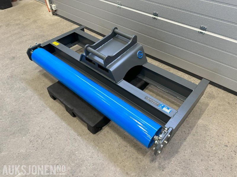 UBRUKT GA Avrettningsbjelke med rull S50, 2000mm Ø220mm - Implemento para Maquinaria de construcción: foto 1 UBRUKT GA Avrettningsbjelke med rull S50, 2000mm Ø220mm - Implemento para Maquinaria de construcción: foto 1