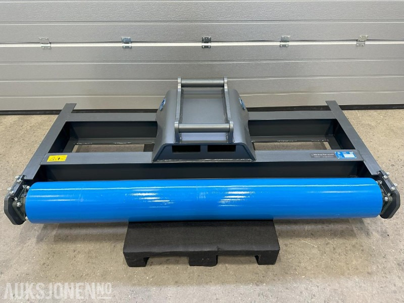 UBRUKT GA Avrettningsbjelke med rull S50, 2000mm Ø220mm - Implemento para Maquinaria de construcción: foto 2 UBRUKT GA Avrettningsbjelke med rull S50, 2000mm Ø220mm - Implemento para Maquinaria de construcción: foto 2