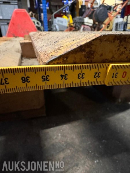 Volvo L110 - Slitestål til skuffe som har stått på Hjullaster - Implemento para Maquinaria de construcción: foto 3 Volvo L110 - Slitestål til skuffe som har stått på Hjullaster - Implemento para Maquinaria de construcción: foto 3