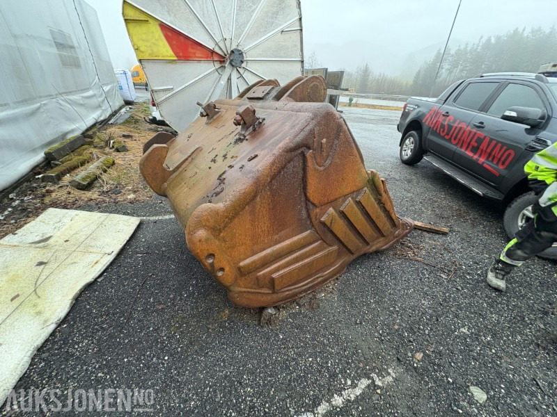 Volvo Skuffe til Volvo 360 - Implemento para Maquinaria de construcción: foto 3 Volvo Skuffe til Volvo 360 - Implemento para Maquinaria de construcción: foto 3