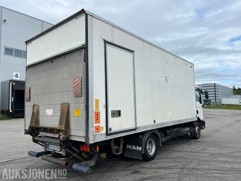 MAN TGL 8.220 15 pll med balkøfter - Camión caja cerrada: foto 5 MAN TGL 8.220 15 pll med balkøfter - Camión caja cerrada: foto 5