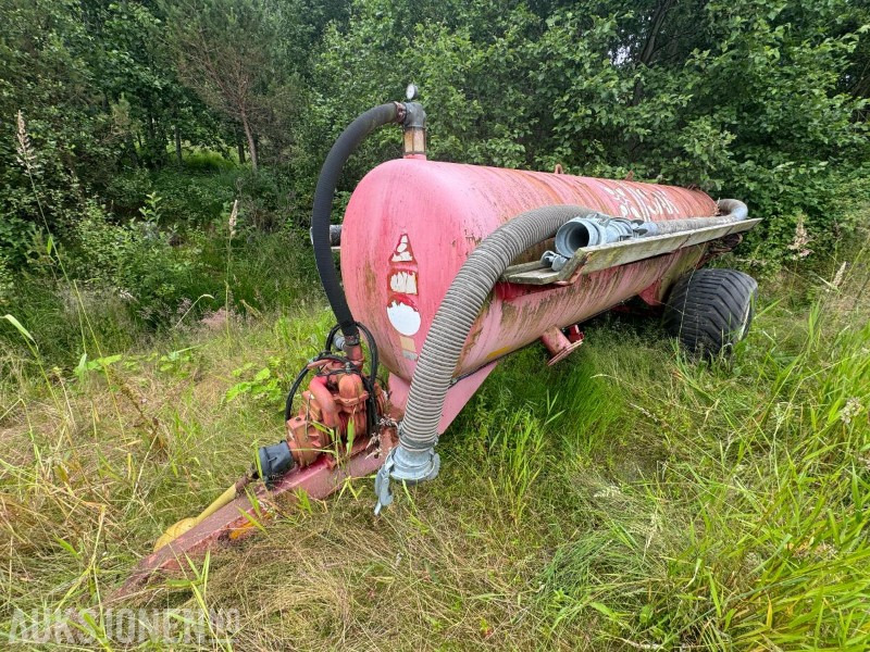 1998 SAK FV88E 1 - Vakumvogn / Gjødselvogn 6 m3 - Maquinaria agrícola: foto 1 1998 SAK FV88E 1 - Vakumvogn / Gjødselvogn 6 m3 - Maquinaria agrícola: foto 1