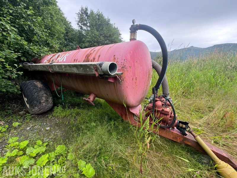 1998 SAK FV88E 1 - Vakumvogn / Gjødselvogn 6 m3 - Maquinaria agrícola: foto 3 1998 SAK FV88E 1 - Vakumvogn / Gjødselvogn 6 m3 - Maquinaria agrícola: foto 3