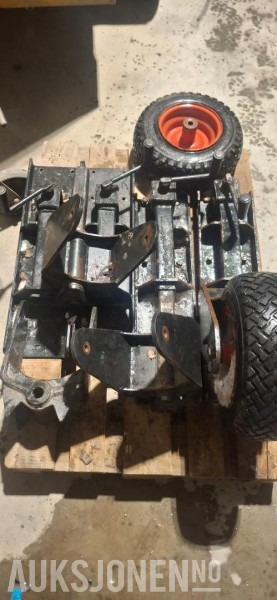 2000 Hjul til 2 trinns snøfres Westbjørn / Hydromann / Snowline 2450 / 2500 - - Maquinaria agrícola: foto 2 2000 Hjul til 2 trinns snøfres Westbjørn / Hydromann / Snowline 2450 / 2500 - - Maquinaria agrícola: foto 2