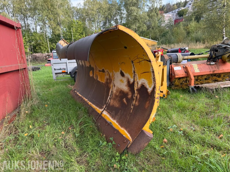 2002 Kahlbacher PRAXOS 270 Brøyteskjær - Maquinaria agrícola: foto 1 2002 Kahlbacher PRAXOS 270 Brøyteskjær - Maquinaria agrícola: foto 1