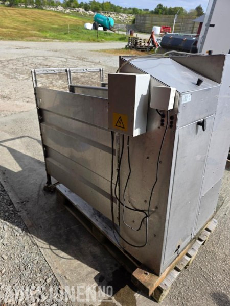 2006 Delaval CF150 Kalvefôringsautomat - En side for melk og en side for kraftfor. - Maquinaria agrícola: foto 2 2006 Delaval CF150 Kalvefôringsautomat - En side for melk og en side for kraftfor. - Maquinaria agrícola: foto 2