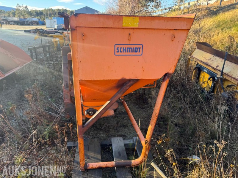 2006 Shmidt Traxos 18VCB selvlastende tallerkenspreder for traktor 1,8 m3 - Maquinaria agrícola: foto 3 2006 Shmidt Traxos 18VCB selvlastende tallerkenspreder for traktor 1,8 m3 - Maquinaria agrícola: foto 3