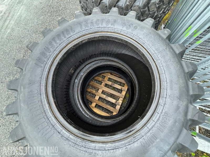 2014 2 stk Trelleborg Industrial Tractor 459 – 620/60 B34 Heavy Duty - Maquinaria agrícola: foto 5 2014 2 stk Trelleborg Industrial Tractor 459 – 620/60 B34 Heavy Duty - Maquinaria agrícola: foto 5