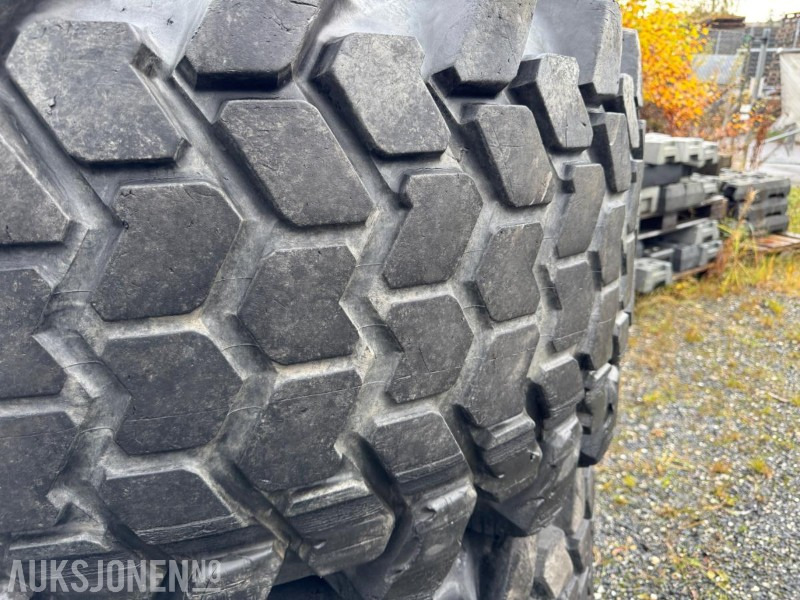 2014 2 stk Trelleborg Industrial Tractor 459 – 620/60 B34 Heavy Duty - Maquinaria agrícola: foto 2 2014 2 stk Trelleborg Industrial Tractor 459 – 620/60 B34 Heavy Duty - Maquinaria agrícola: foto 2