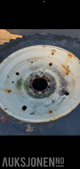 2015 2 stk. traktordekk med felg – 540/80R38 - Maquinaria agrícola: foto 2 2015 2 stk. traktordekk med felg – 540/80R38 - Maquinaria agrícola: foto 2