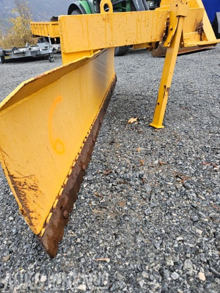 Bakmontert skjær / vegskrape - Triangelfeste - Fast vinkling - Maquinaria agrícola: foto 4 Bakmontert skjær / vegskrape - Triangelfeste - Fast vinkling - Maquinaria agrícola: foto 4