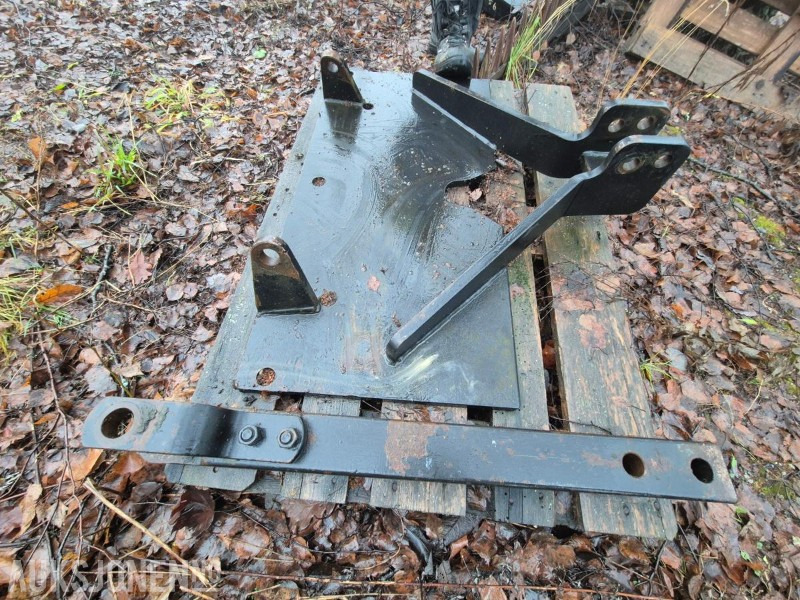 Brøyteplate / brøytefeste og landbruksdrag til JCB 7230 - Maquinaria agrícola: foto 2 Brøyteplate / brøytefeste og landbruksdrag til JCB 7230 - Maquinaria agrícola: foto 2