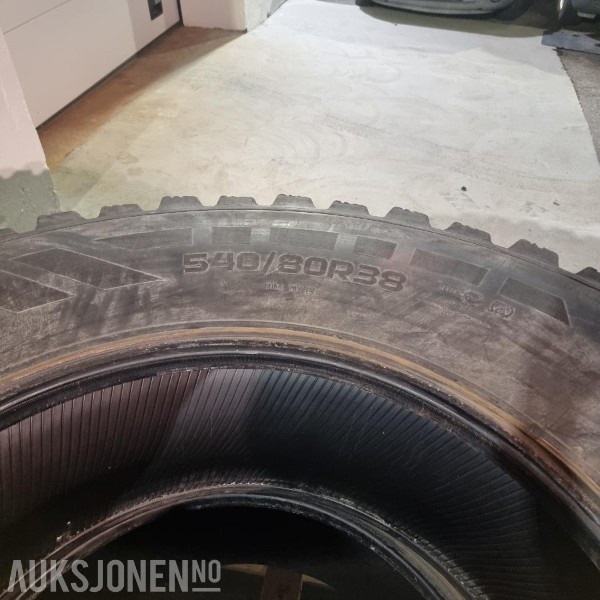 Nokian Hakkapeliitta TRI Vinterdekk til traktor - 540/80R38 - Bakdekk - Maquinaria agrícola: foto 2 Nokian Hakkapeliitta TRI Vinterdekk til traktor - 540/80R38 - Bakdekk - Maquinaria agrícola: foto 2