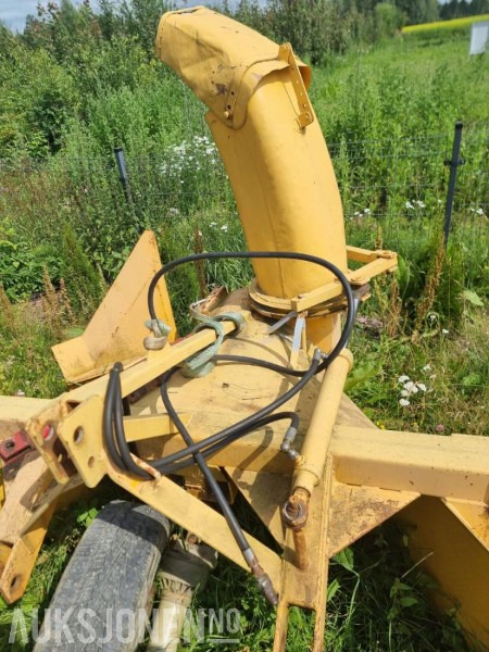 Traktor Snøfres 3 punkter feste med hydraulisk utkast - Maquinaria agrícola: foto 2 Traktor Snøfres 3 punkter feste med hydraulisk utkast - Maquinaria agrícola: foto 2