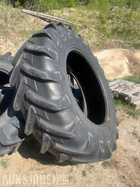 Michelin Traktor dekk 380/85R28 og 460/85R38 - Neumático para Maquinaria agrícola: foto 4 Michelin Traktor dekk 380/85R28 og 460/85R38 - Neumático para Maquinaria agrícola: foto 4