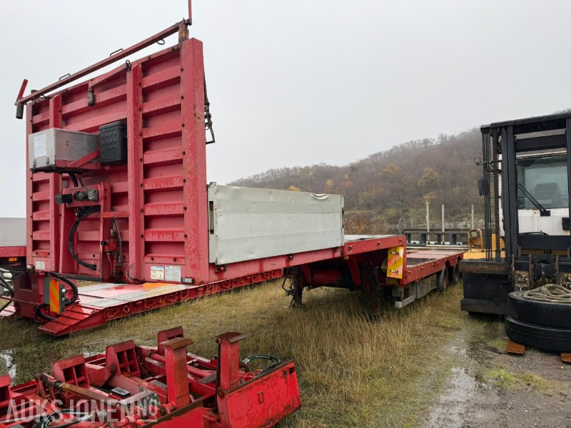 2007 CMT NSP-24 maskintralle med uttrekk / hydrauliske kjørebroer - Remolque: foto 1 2007 CMT NSP-24 maskintralle med uttrekk / hydrauliske kjørebroer - Remolque: foto 1