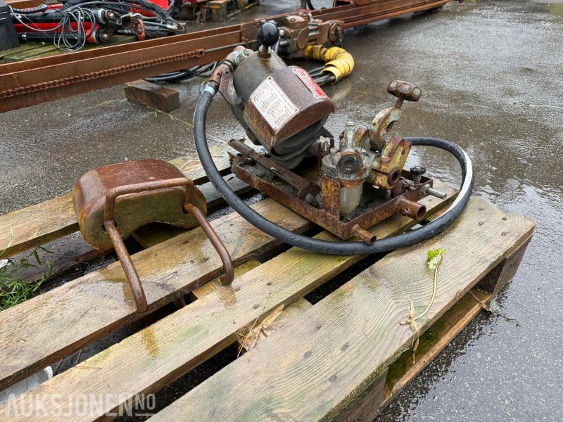Rockmaster Junior 6766 luftdrevet slipemaskin for borkroner - Equipo de construcción: foto 3 Rockmaster Junior 6766 luftdrevet slipemaskin for borkroner - Equipo de construcción: foto 3