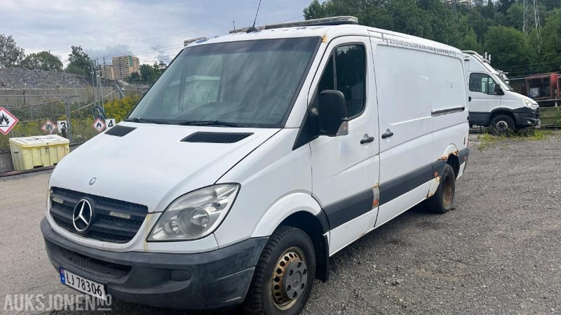 2007 Mercedes-Benz Sprinter 518 CDI | Spylebil | 184 hk | Komplett rigg med tank og slangetromler - Vehículo municipal: foto 1 2007 Mercedes-Benz Sprinter 518 CDI | Spylebil | 184 hk | Komplett rigg med tank og slangetromler - Vehículo municipal: foto 1