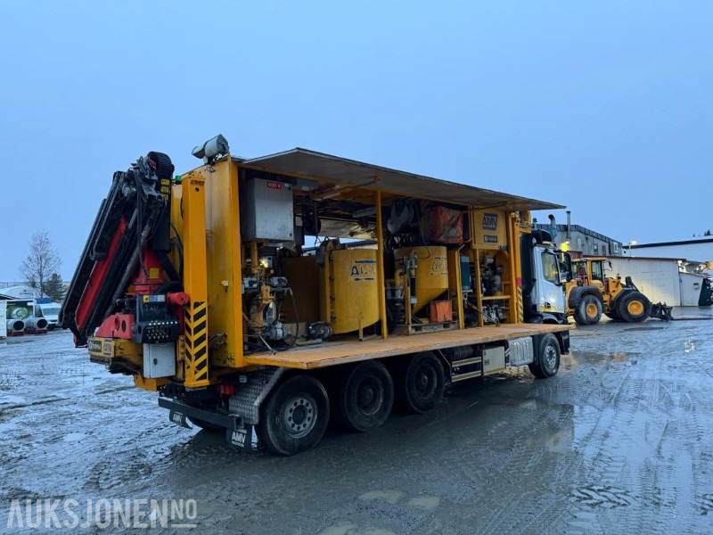 2017 Mercedes-Benz Arocs 3235 8x4, Injeksjonsrigg AMV, EURO 6, påmontert kran - Vehículo municipal: foto 5 2017 Mercedes-Benz Arocs 3235 8x4, Injeksjonsrigg AMV, EURO 6, påmontert kran - Vehículo municipal: foto 5