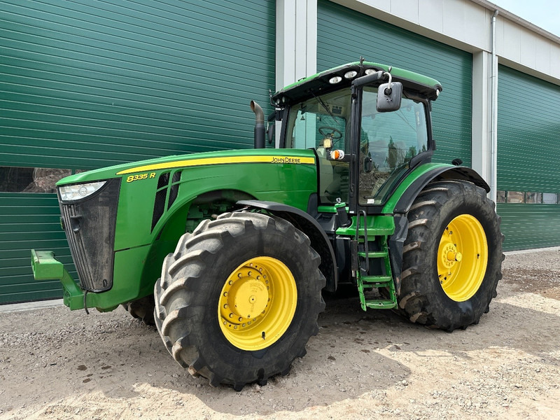 John Deere 8335R AutoPower - Tractor: foto 1 John Deere 8335R AutoPower - Tractor: foto 1
