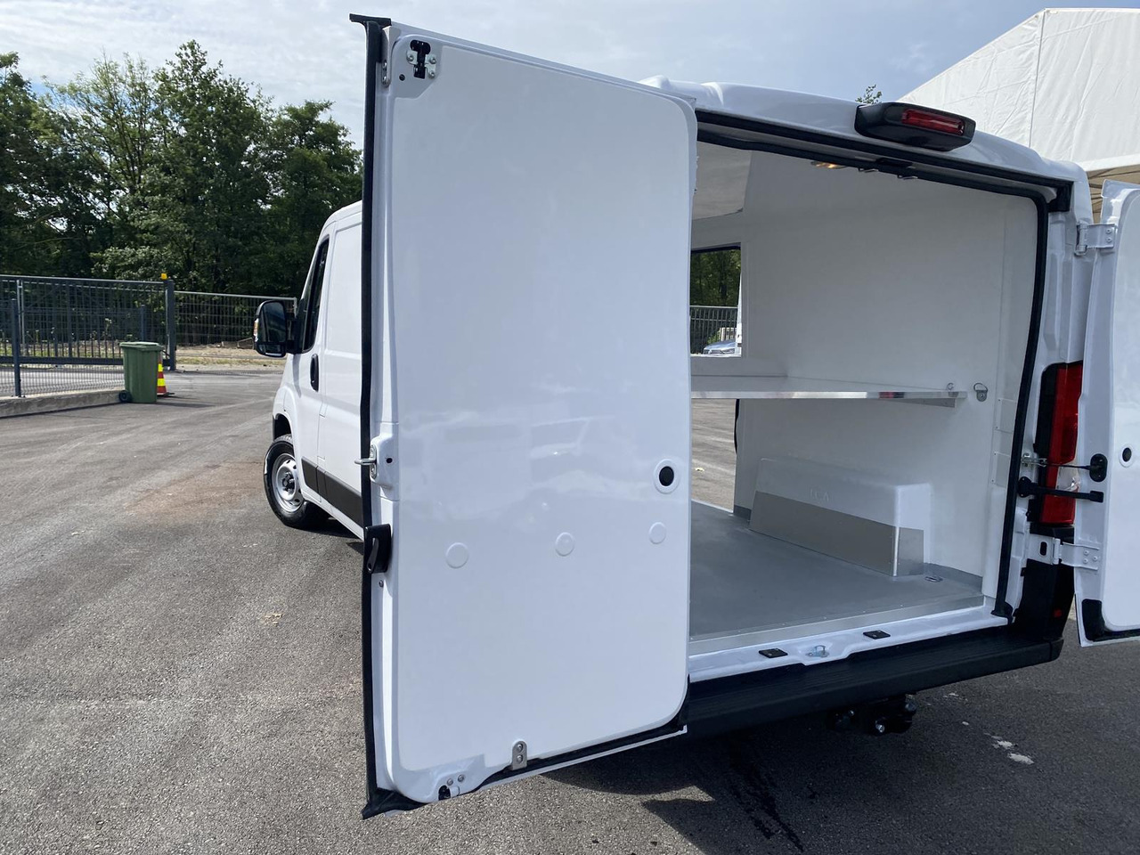 FIAT DUCATO L2H1 140PS | ISOLIERUNG OHNE KÜHLAGGREGAT - Furgoneta frigorifica: foto 4 FIAT DUCATO L2H1 140PS | ISOLIERUNG OHNE KÜHLAGGREGAT - Furgoneta frigorifica: foto 4