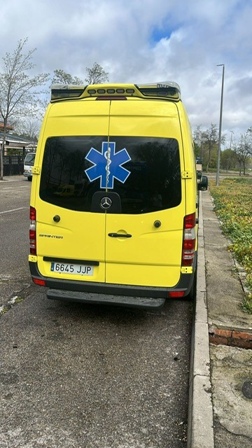 Mercedes Benz AMBULANCE Lot of 10 units Sprinter 313 CDI Automatic - Furgón: foto 2 Mercedes Benz AMBULANCE Lot of 10 units Sprinter 313 CDI Automatic - Furgón: foto 2