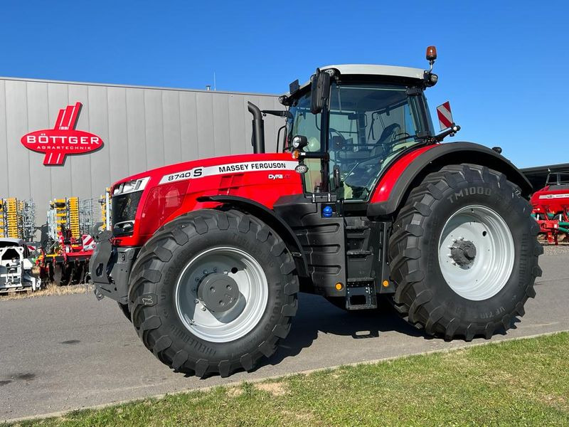 Massey Ferguson MF 8740 S Dyna-VT EXCLUSIVE - Tractor: foto 2 Massey Ferguson MF 8740 S Dyna-VT EXCLUSIVE - Tractor: foto 2