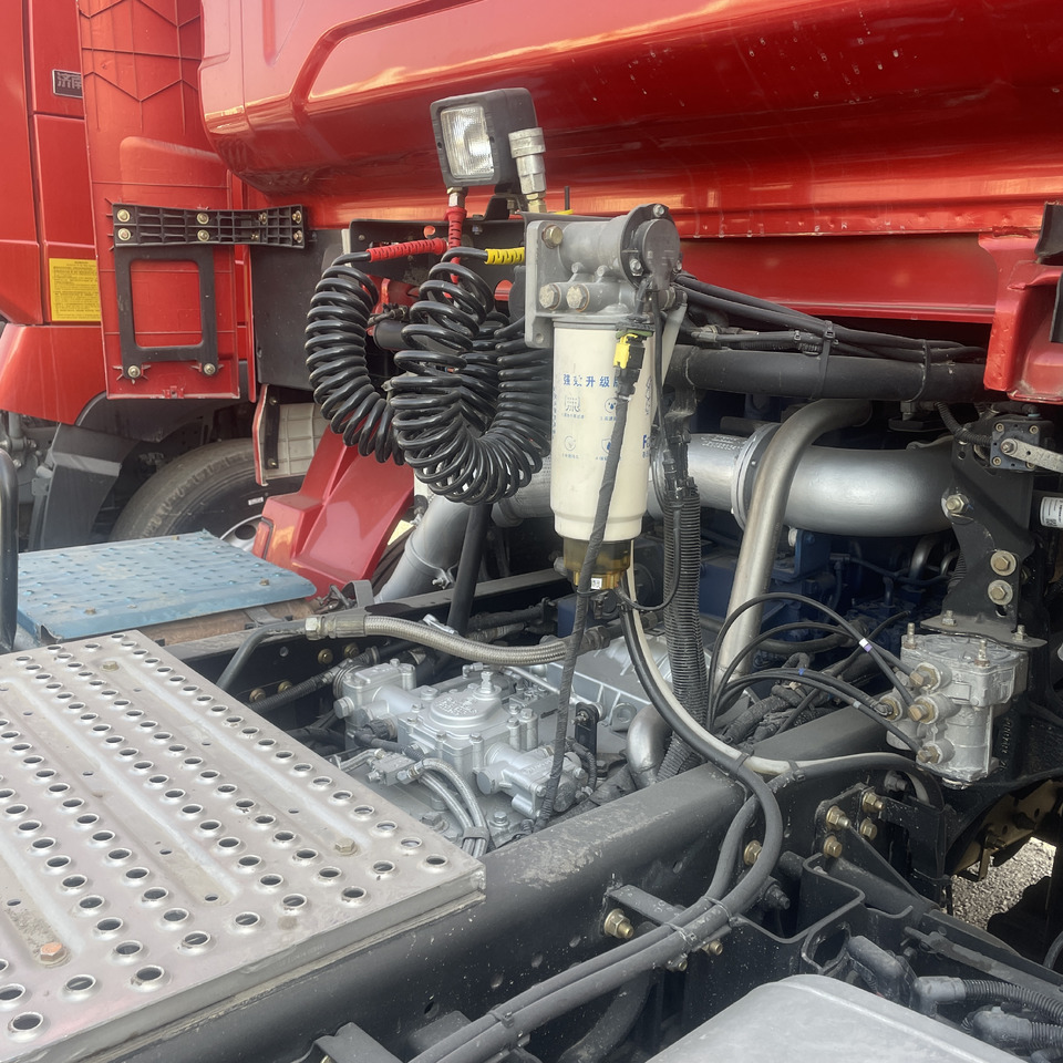 Cabeza tractora Shacman New or Used  (6*4) ,(8*2) (8*4)Semi Truck Head Tractor Head Tipper Head: foto 10 Cabeza tractora Shacman New or Used  (6*4) ,(8*2) (8*4)Semi Truck Head Tractor Head Tipper Head: foto 10