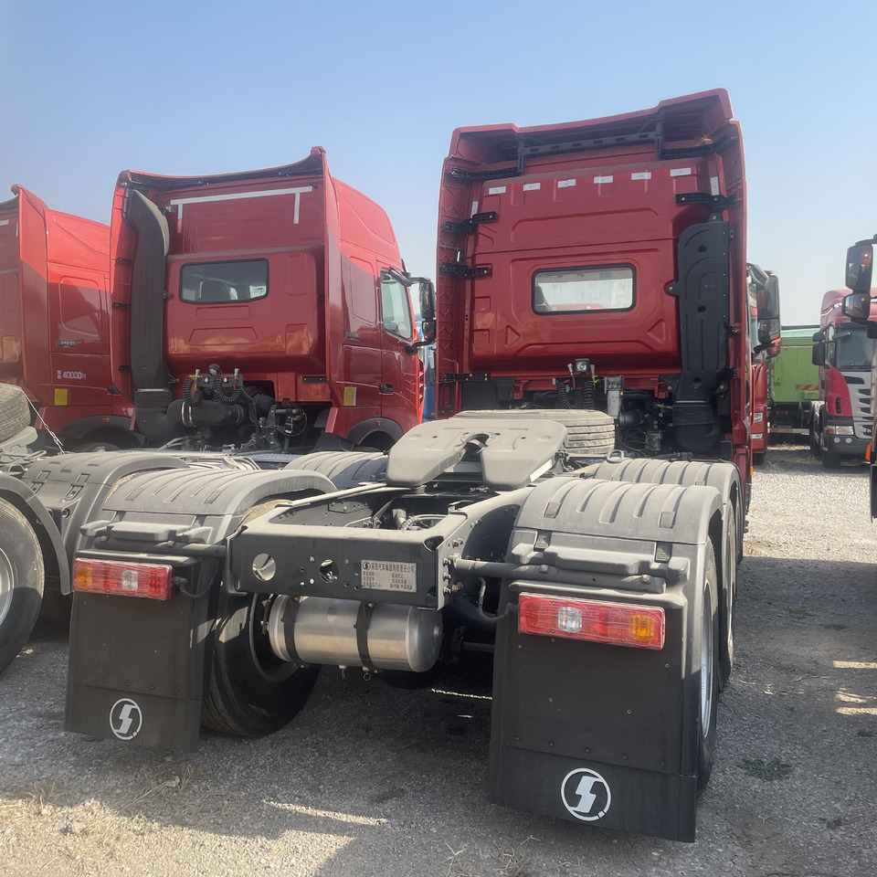 Shacman Slightly Used X3000 X5000 (6*4) Semi Truck Head Tractor Head Tipper Head - Cabeza tractora: foto 5 Shacman Slightly Used X3000 X5000 (6*4) Semi Truck Head Tractor Head Tipper Head - Cabeza tractora: foto 5