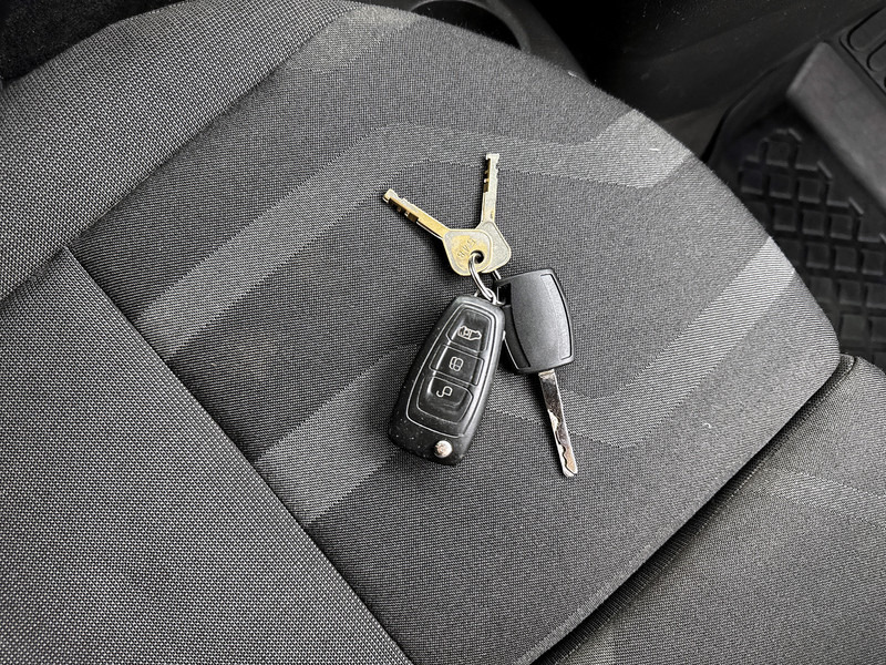 Furgoneta pequeña Ford Transit Connect 1.6 TDCI L2 Trend Trekhaak Airco Imperiaal Inrichting: foto 14 Furgoneta pequeña Ford Transit Connect 1.6 TDCI L2 Trend Trekhaak Airco Imperiaal Inrichting: foto 14