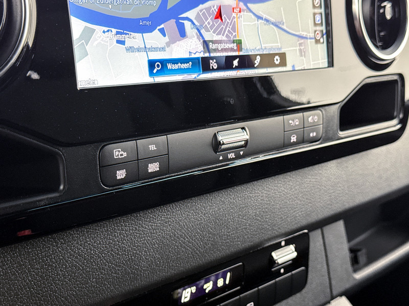 Furgoneta pequeña Mercedes-Benz Sprinter 419 1.9 L2H2 Vol opties Adaptieve cruise control 360 Camera Softclose + schuifdeur: foto 11 Furgoneta pequeña Mercedes-Benz Sprinter 419 1.9 L2H2 Vol opties Adaptieve cruise control 360 Camera Softclose + schuifdeur: foto 11