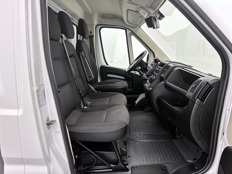 Opel Movano 2.2D 140pk Bakwagen D'Hollandia laadklep Achteruitrijcamera Airco Cruise control - Furgoneta caja cerrada: foto 5 Opel Movano 2.2D 140pk Bakwagen D'Hollandia laadklep Achteruitrijcamera Airco Cruise control - Furgoneta caja cerrada: foto 5