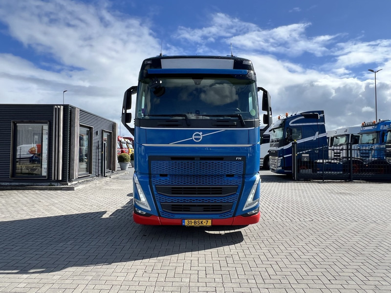 Volvo FH 460 4x2 trekker Globetrotter / 2x Fuel Tank - Cabeza tractora: foto 2 Volvo FH 460 4x2 trekker Globetrotter / 2x Fuel Tank - Cabeza tractora: foto 2
