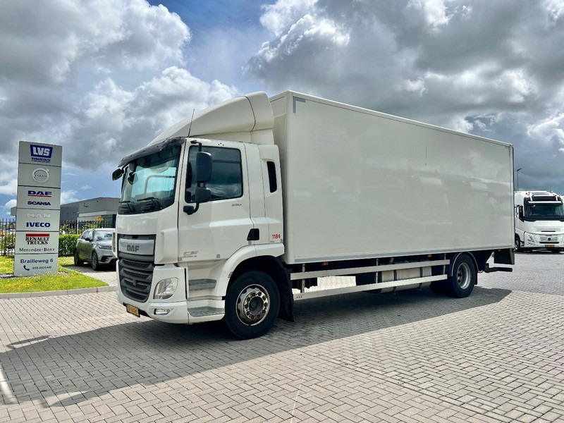 DAF CF 290 4x2 bakwagen Laadklep - Camión caja cerrada: foto 1 DAF CF 290 4x2 bakwagen Laadklep - Camión caja cerrada: foto 1