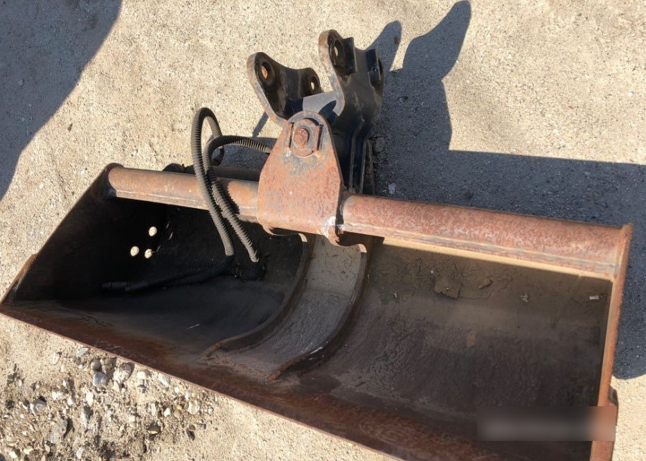 Caterpillar Volvo, JCB, Yanmar, Kubota 123 cm latime - Cazo para excavadora: foto 3 Caterpillar Volvo, JCB, Yanmar, Kubota 123 cm latime - Cazo para excavadora: foto 3