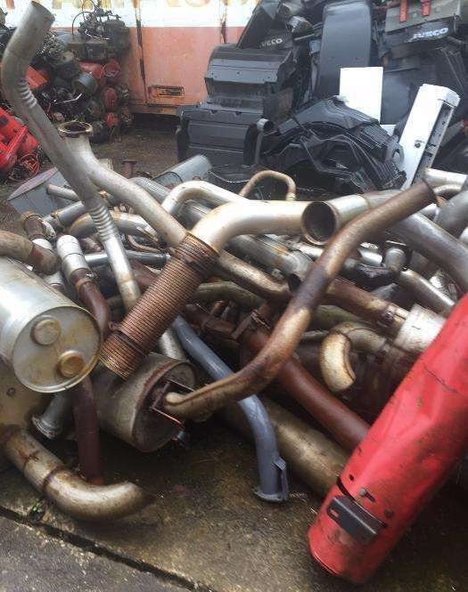 Tobe si racoarde pentru camion din dezmembrari - Tambores de freno para Camión: foto 3 Tobe si racoarde pentru camion din dezmembrari - Tambores de freno para Camión: foto 3