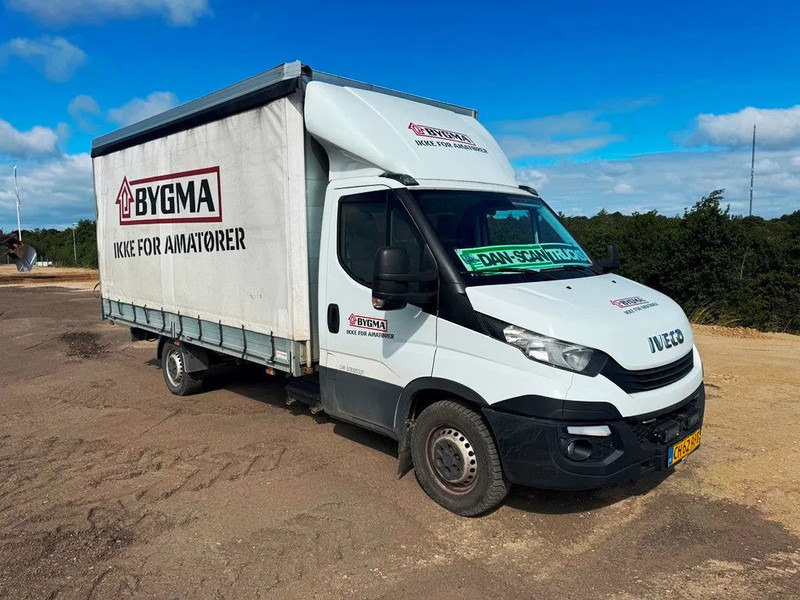 Iveco 35S18 3,0 TDI Aut. Gear. Euro 6. webasto night heater - Furgoneta con lona: foto 2 Iveco 35S18 3,0 TDI Aut. Gear. Euro 6. webasto night heater - Furgoneta con lona: foto 2