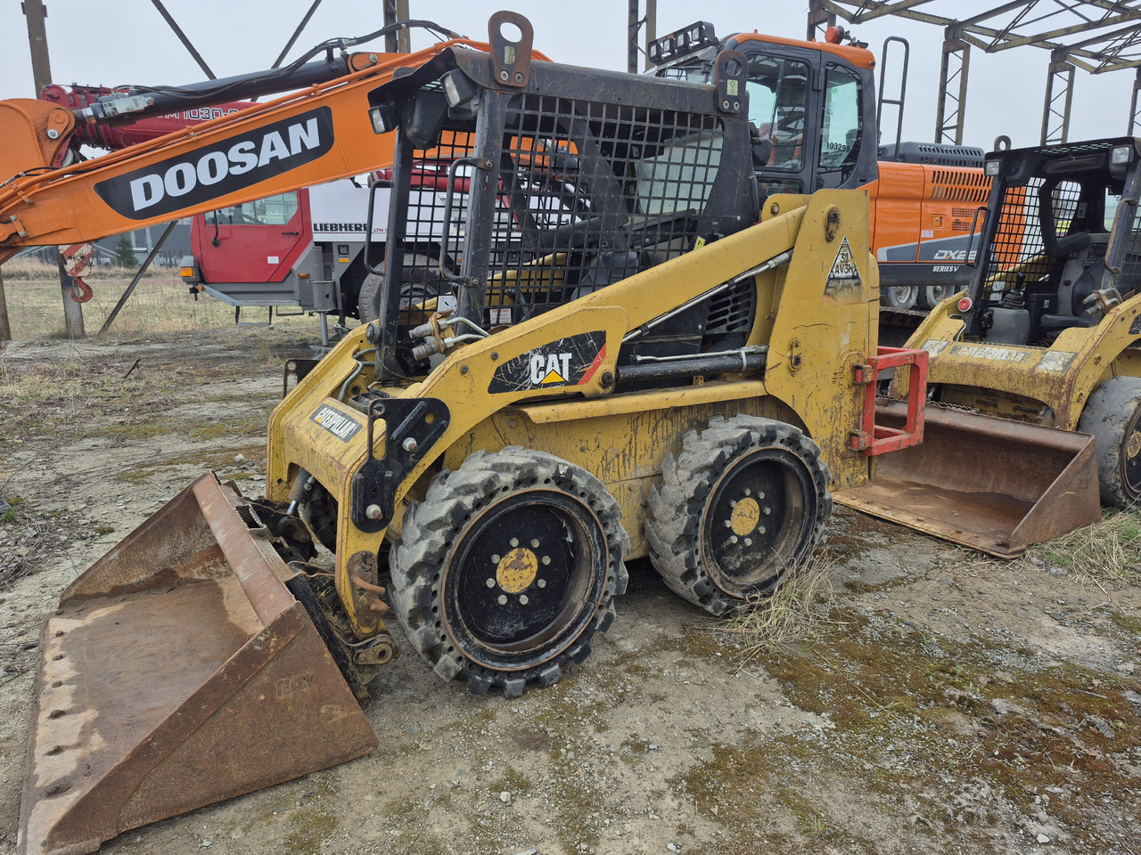 CATERPILLAR 216B3 - Minicargadora: foto 1 CATERPILLAR 216B3 - Minicargadora: foto 1