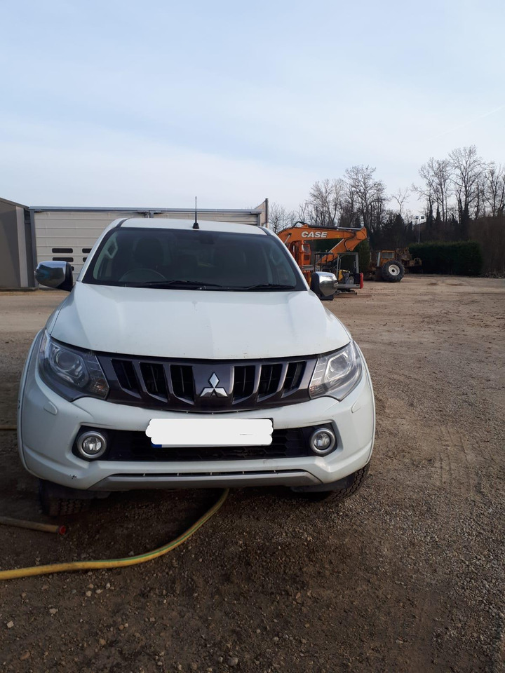 MITSUBISKI L200 - Coche: foto 1 MITSUBISKI L200 - Coche: foto 1