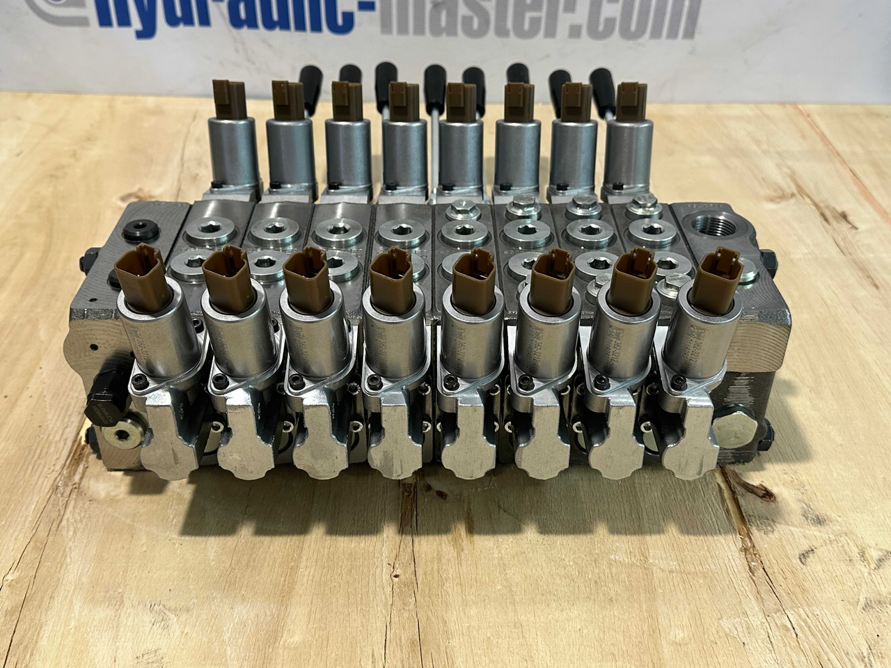 Valve Walvoil DPX100 MKG, Palfinger, Fassi, Hiab - Remolque forestal: foto 2 Valve Walvoil DPX100 MKG, Palfinger, Fassi, Hiab - Remolque forestal: foto 2