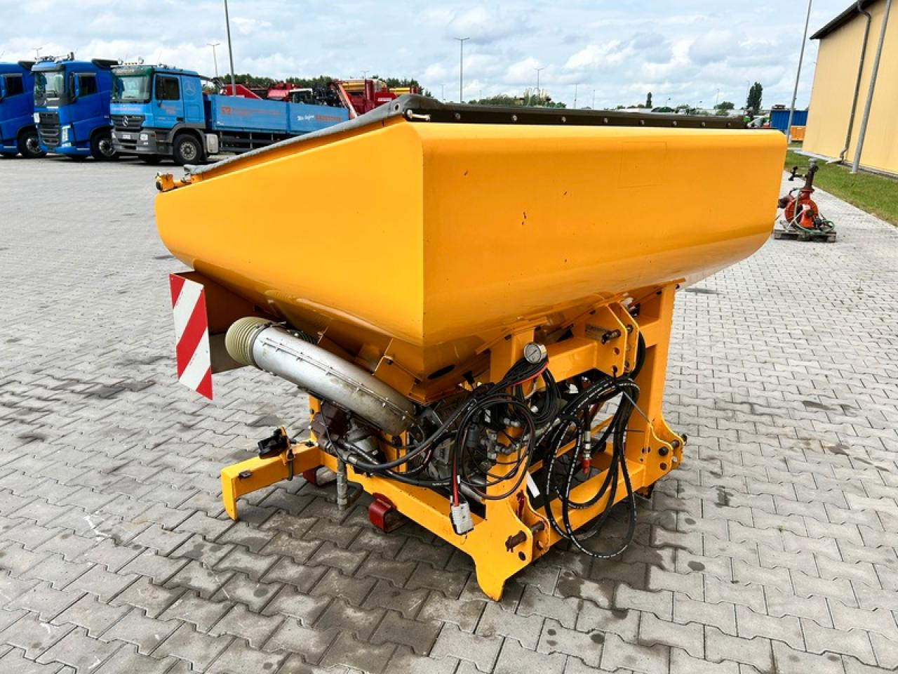 AGRISEM DSF 1600 FRONTTANK - Esparcidor de fertilizantes: foto 3 AGRISEM DSF 1600 FRONTTANK - Esparcidor de fertilizantes: foto 3