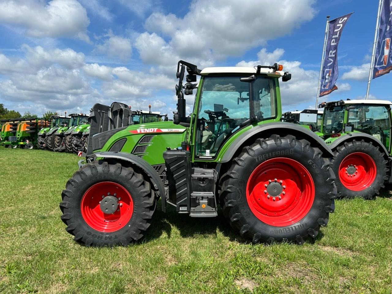 Fendt VARIO 724 GEN 6 PROFI+ SETTING 2 - Tractor: foto 2 Fendt VARIO 724 GEN 6 PROFI+ SETTING 2 - Tractor: foto 2