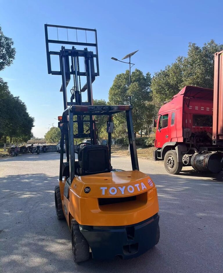 Toyota Made in Japan 7FD30 3ton 5ton 7FD50 for sale - Carretilla elevadora diésel: foto 4 Toyota Made in Japan 7FD30 3ton 5ton 7FD50 for sale - Carretilla elevadora diésel: foto 4