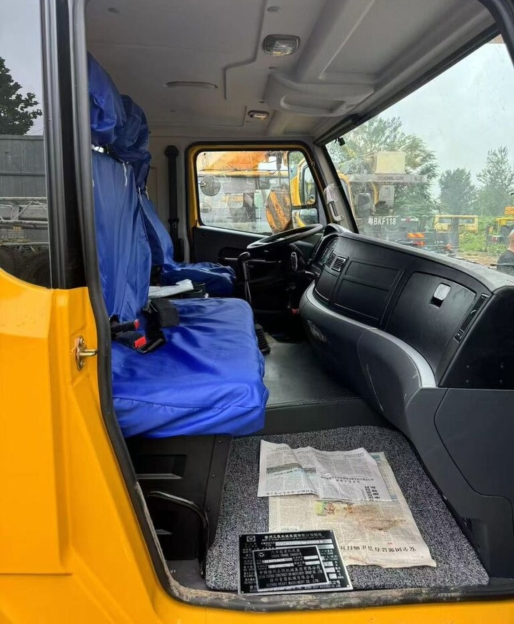 XCMG XCT35 QY35K 35T 35ton - Autogrúa: foto 2 XCMG XCT35 QY35K 35T 35ton - Autogrúa: foto 2