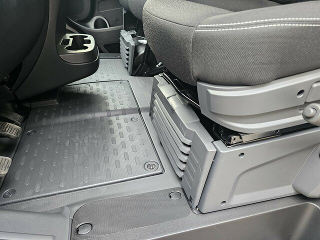 FIAT Ducato 35 140 Serie10-9.2 L2H1 Premium Kabine... - Furgón: foto 4 FIAT Ducato 35 140 Serie10-9.2 L2H1 Premium Kabine... - Furgón: foto 4